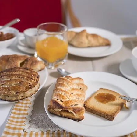 Palazzo Della Mura Bed & Breakfast 3*